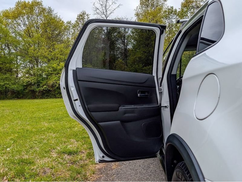 Used 2017 Mitsubishi Outlander Sport ES FWD image 11