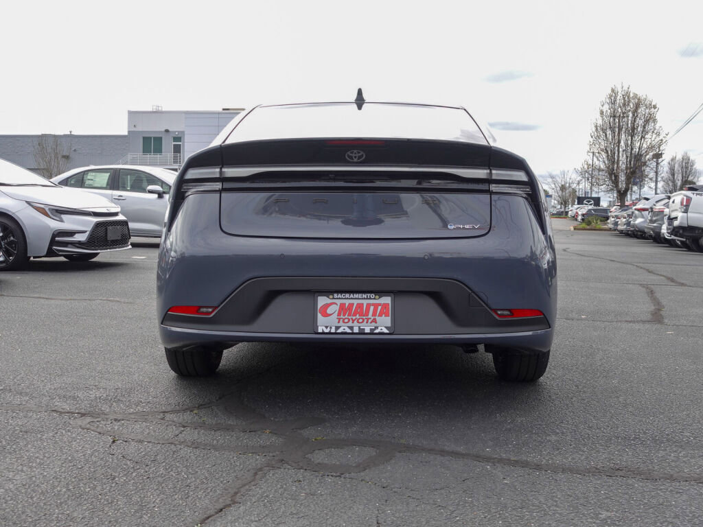 New 2026 Toyota Prius Plug-In Hybrid FWD image 4