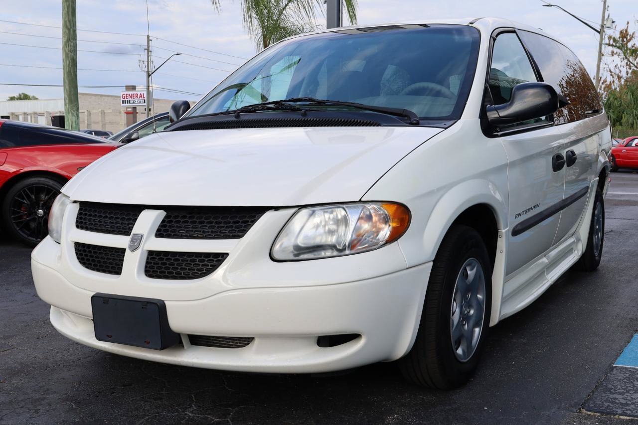 Used 2003 Dodge Grand Caravan SE FWD image 2