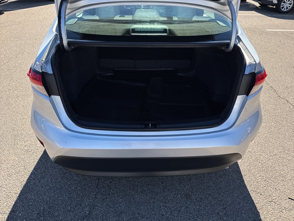 Used 2025 Toyota Corolla LE FWD image 41