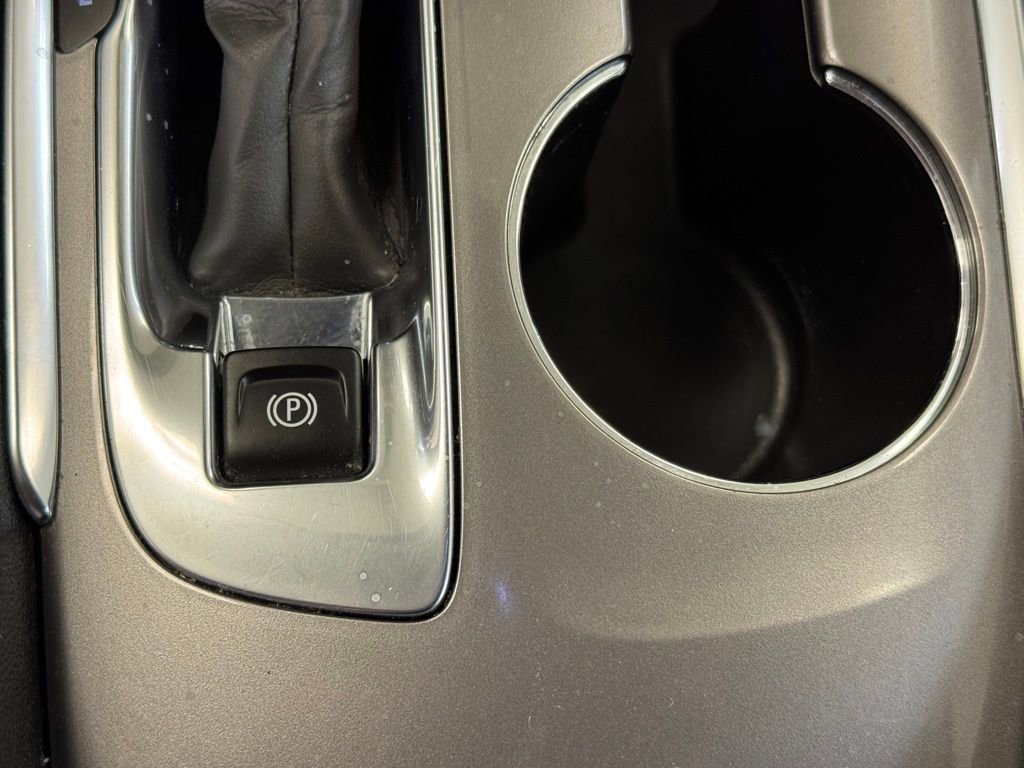 Used 2022 Chevrolet Malibu LT image 34