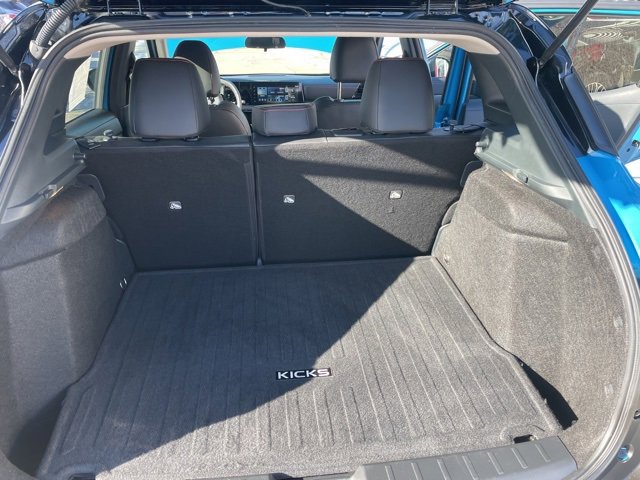 Used 2025 Nissan Kicks SR image 14