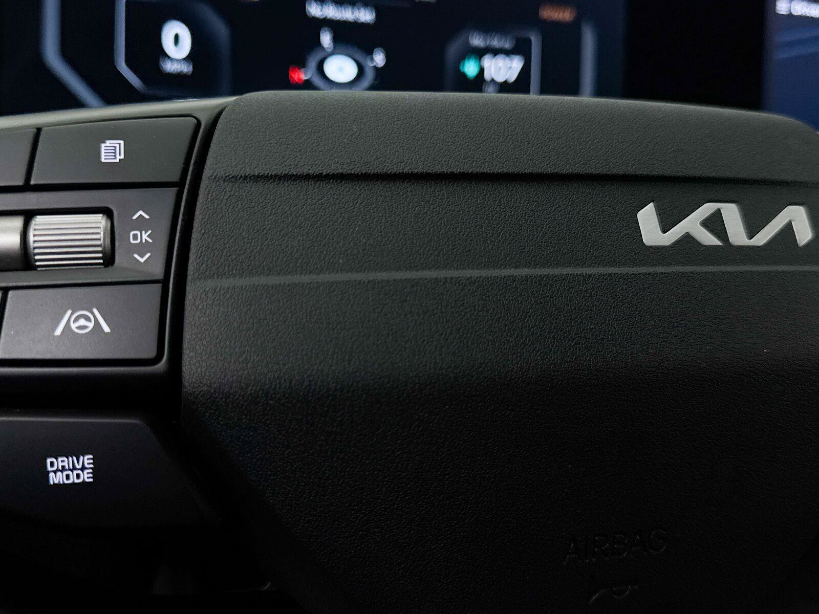 Used 2025 Kia EV6 Light w/ Light LR Technology Package RWD image 10