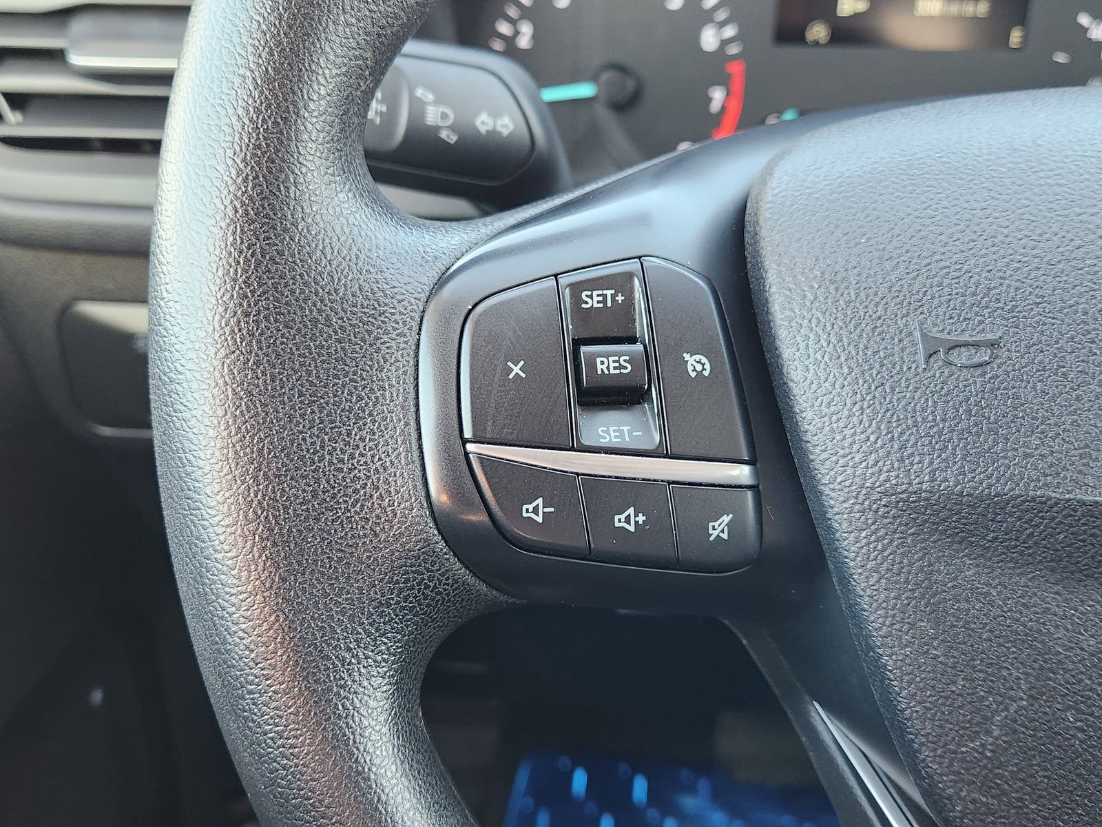 Used 2022 Ford Escape SE image 32