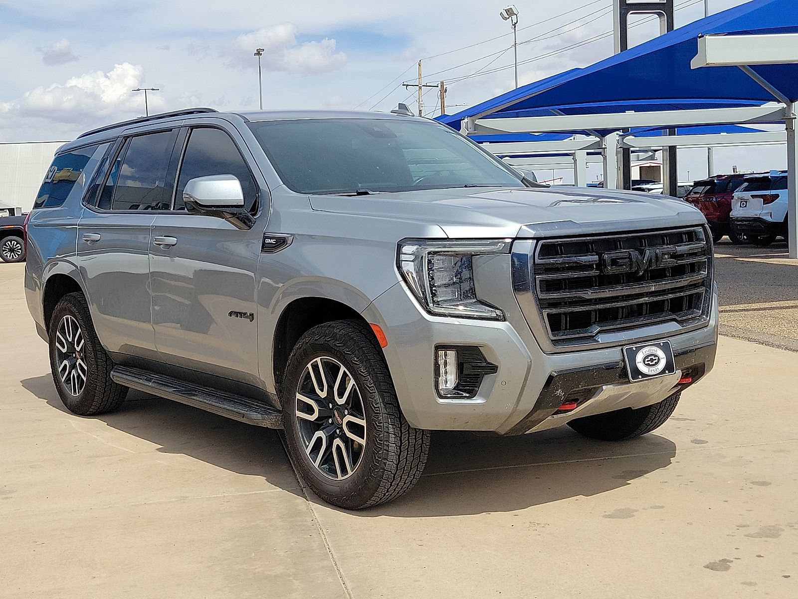 Used 2024 GMC Yukon AT4 w/ Technology Package AWD/4WD image 9