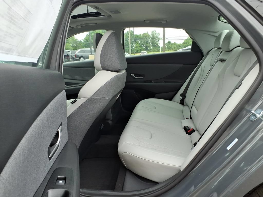 New 2026 Hyundai Elantra Limited FWD image 9
