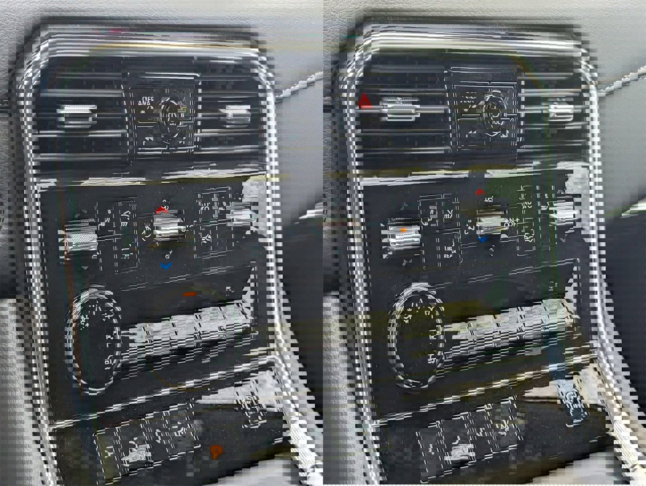 New 2025 Nissan Armada SL image 16