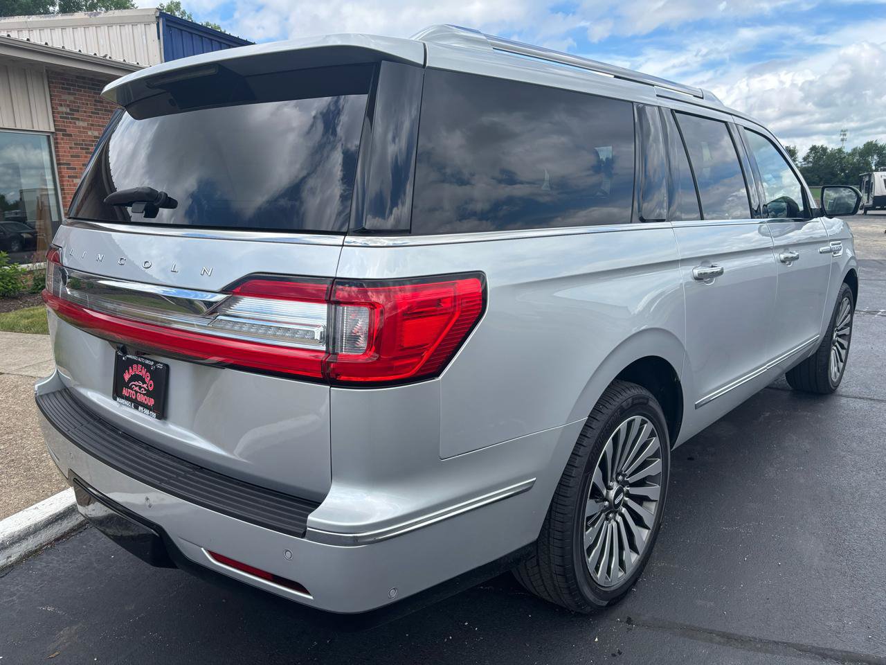 Used 2018 Lincoln Navigator L Reserve w/ Technology Package AWD/4WD image 3
