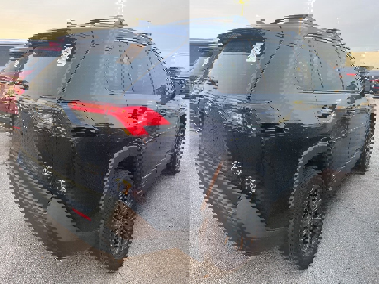 Used 2024 Toyota RAV4 XLE Premium image 4