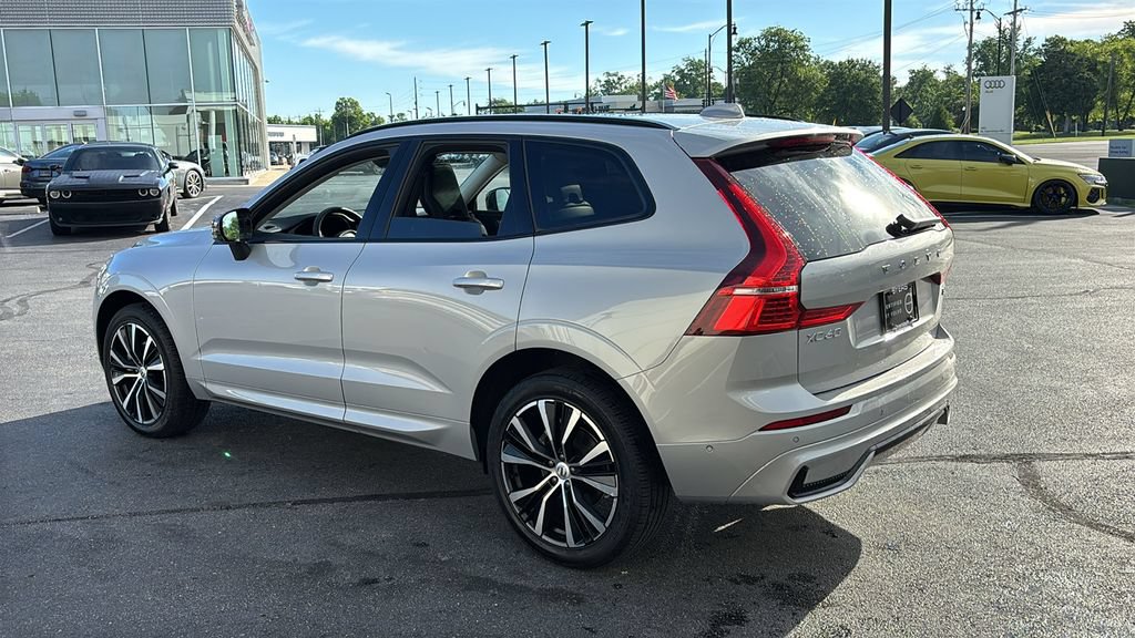 Certified 2025 Volvo XC60 B5 Plus AWD/4WD image 4