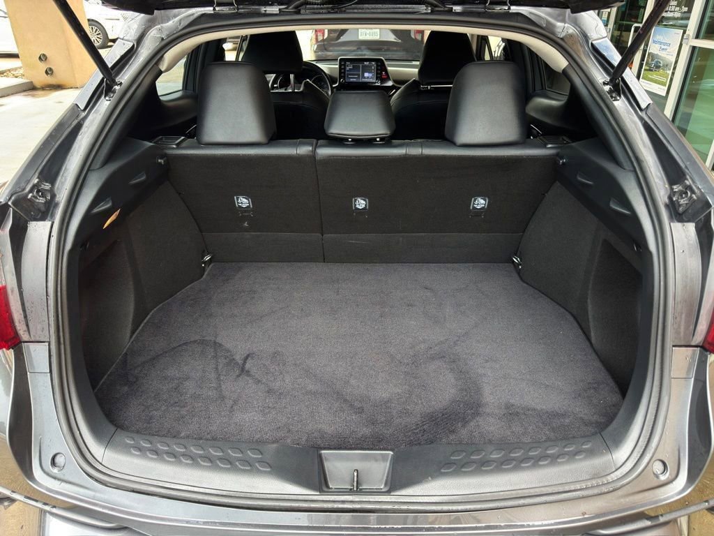 Used 2022 Toyota C-HR Limited FWD image 16