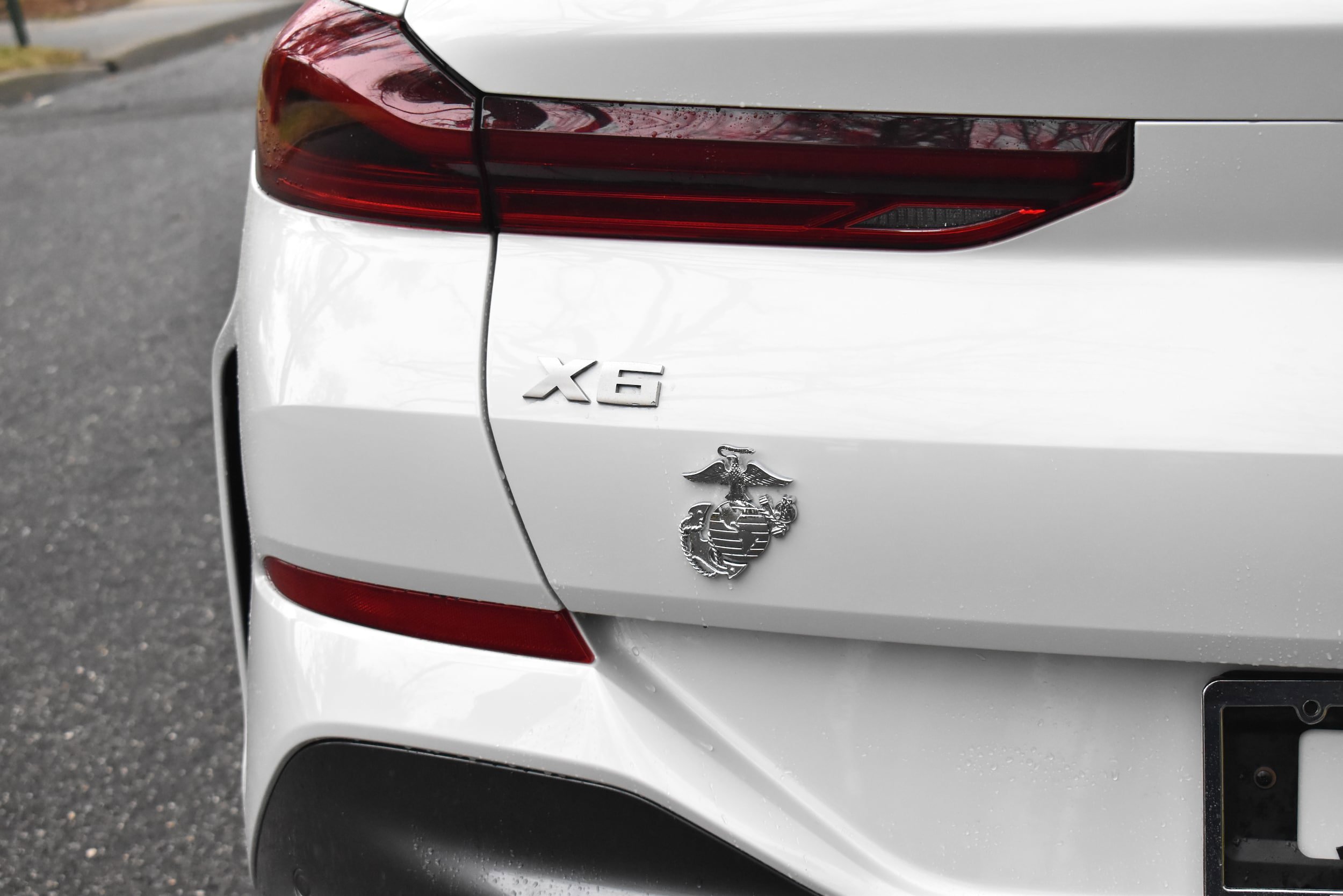 Used 2020 BMW X6 M50i w/ Executive Package image 17