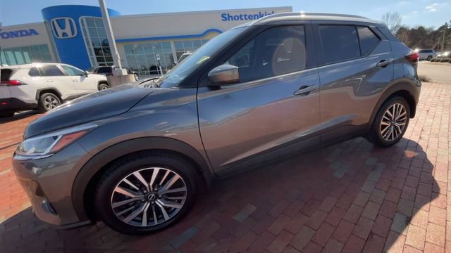 Used 2022 Nissan Kicks SV image 6