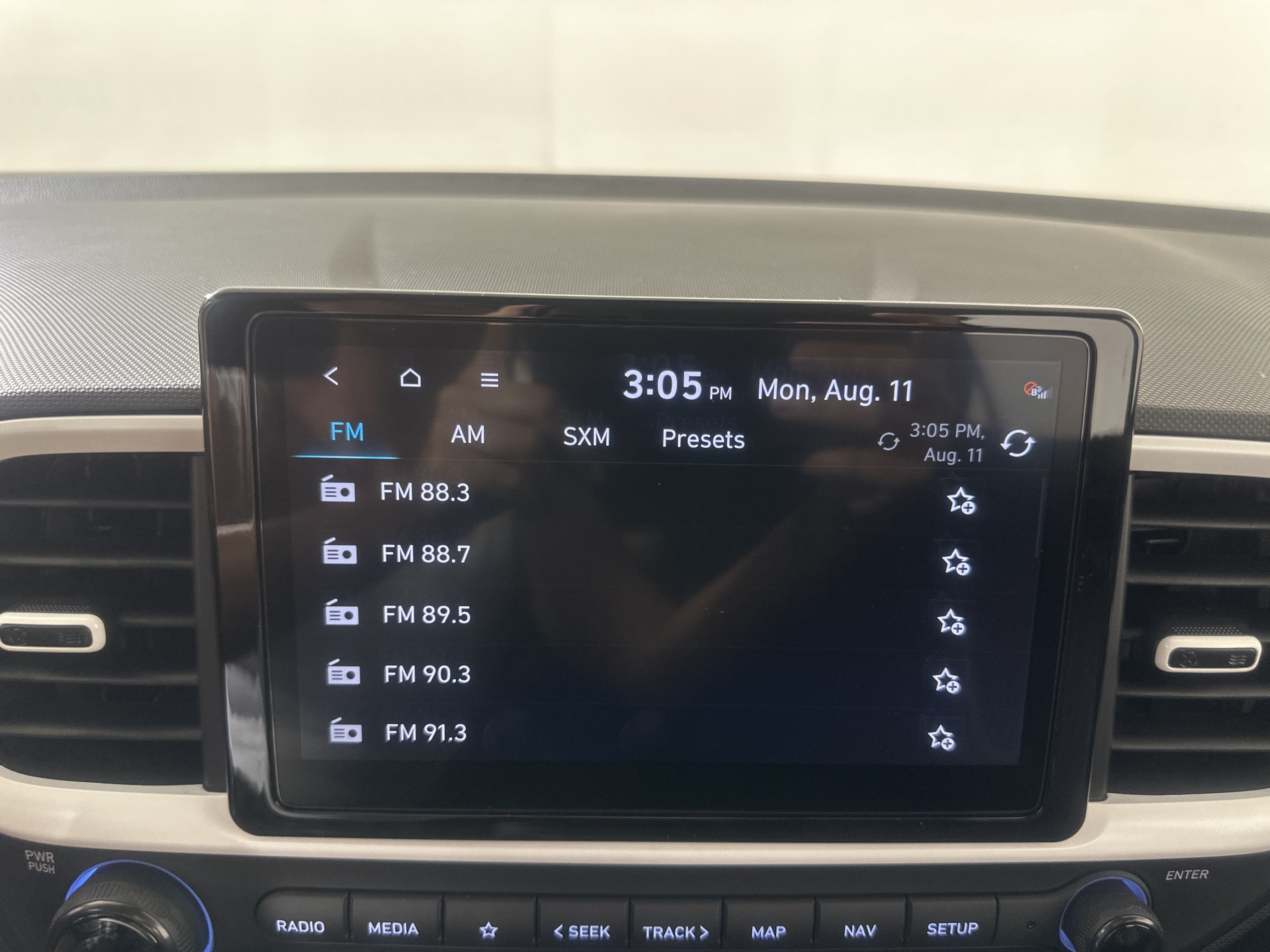New 2025 Hyundai Venue Limited FWD image 14