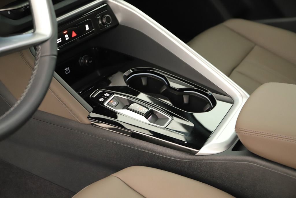New 2025 Audi Q5 Premium image 17