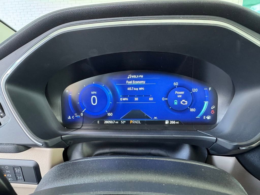 Used 2022 Ford Escape Titanium image 28