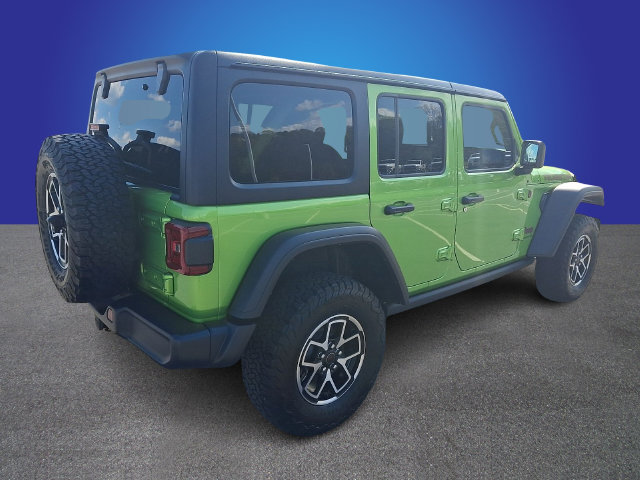 Used 2025 Jeep Wrangler Unlimited Rubicon w/ Convenience Group AWD/4WD image 4