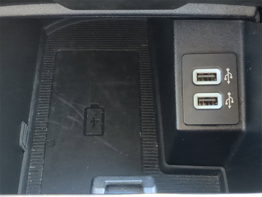 Used 2020 Ford Edge Titanium image 24