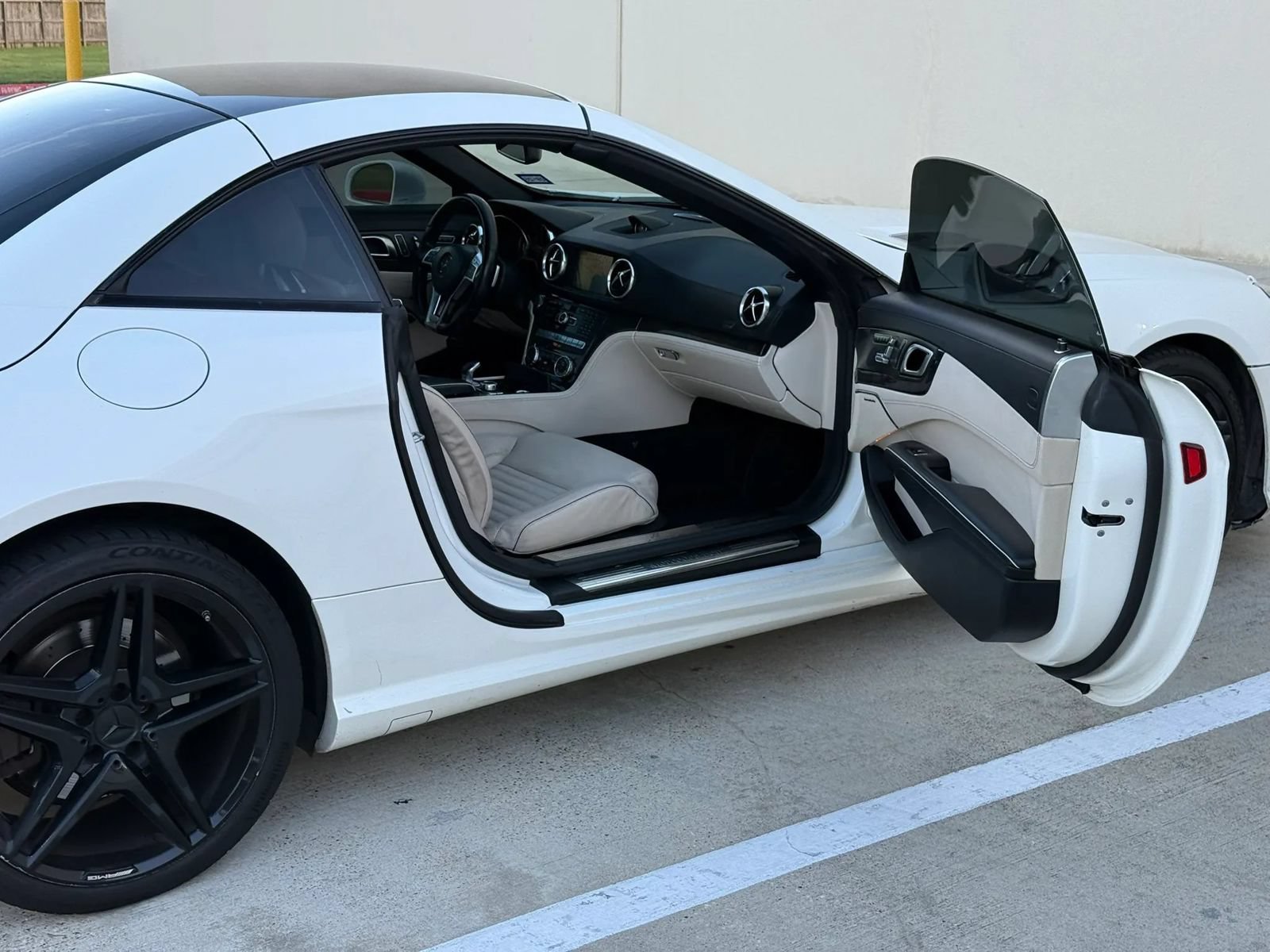 Used 2014 Mercedes-Benz SL 550 image 17