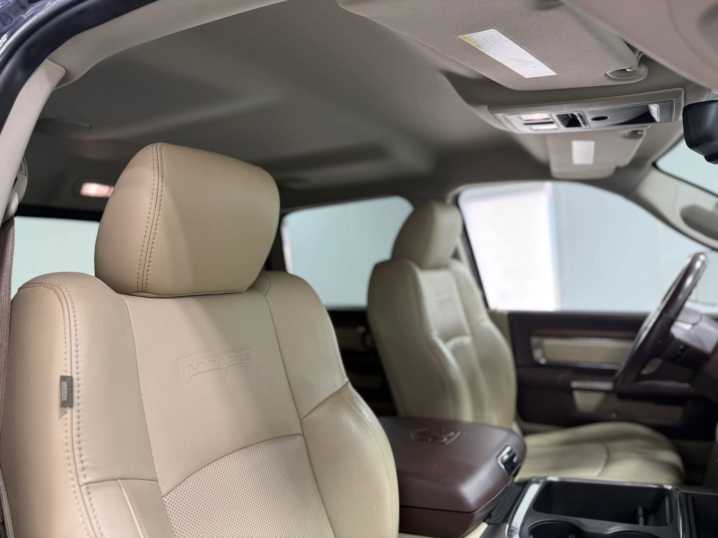 Used 2016 RAM 1500 Laramie image 24