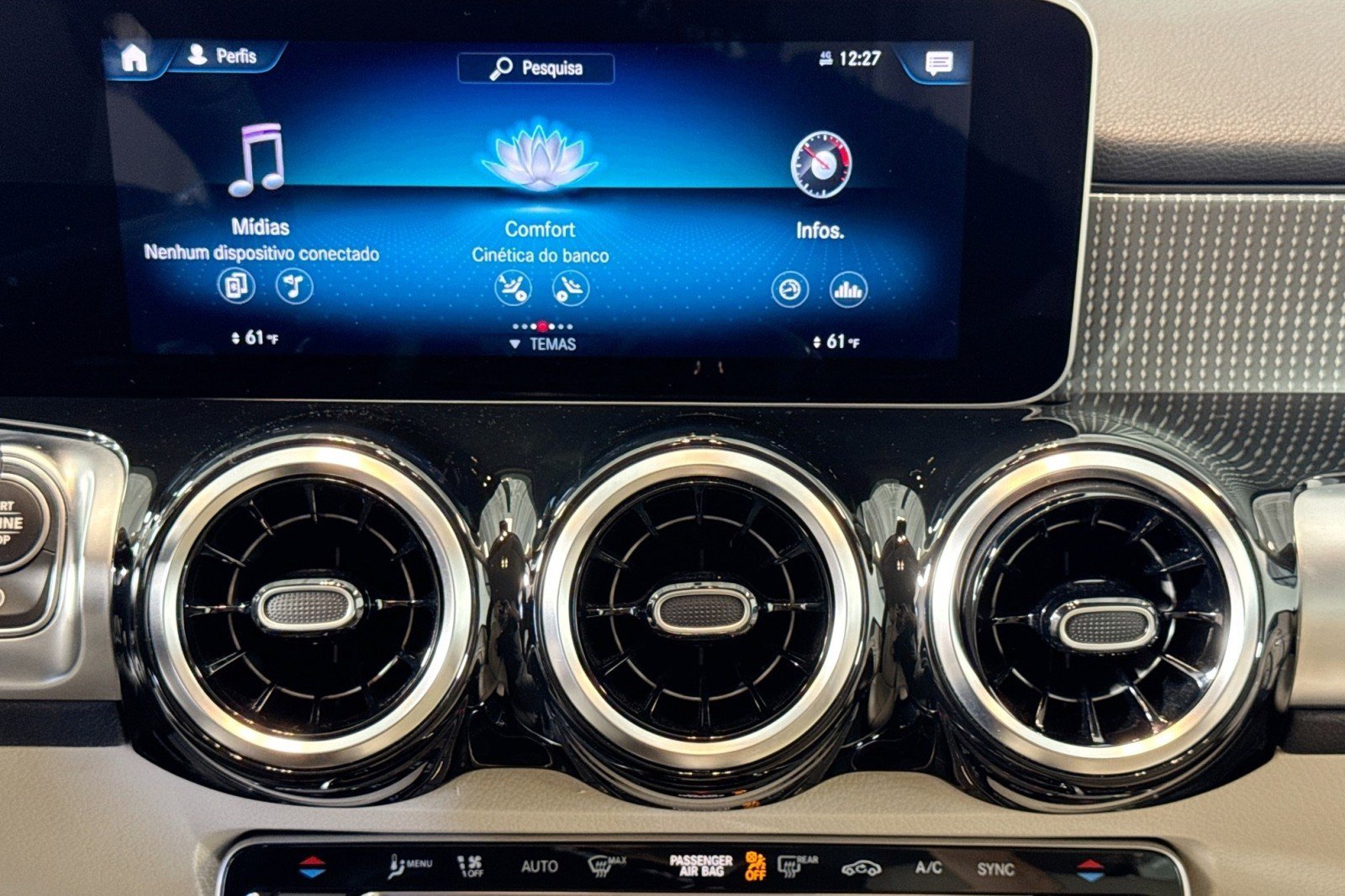 Used 2021 Mercedes-Benz GLB 250 4MATIC image 13