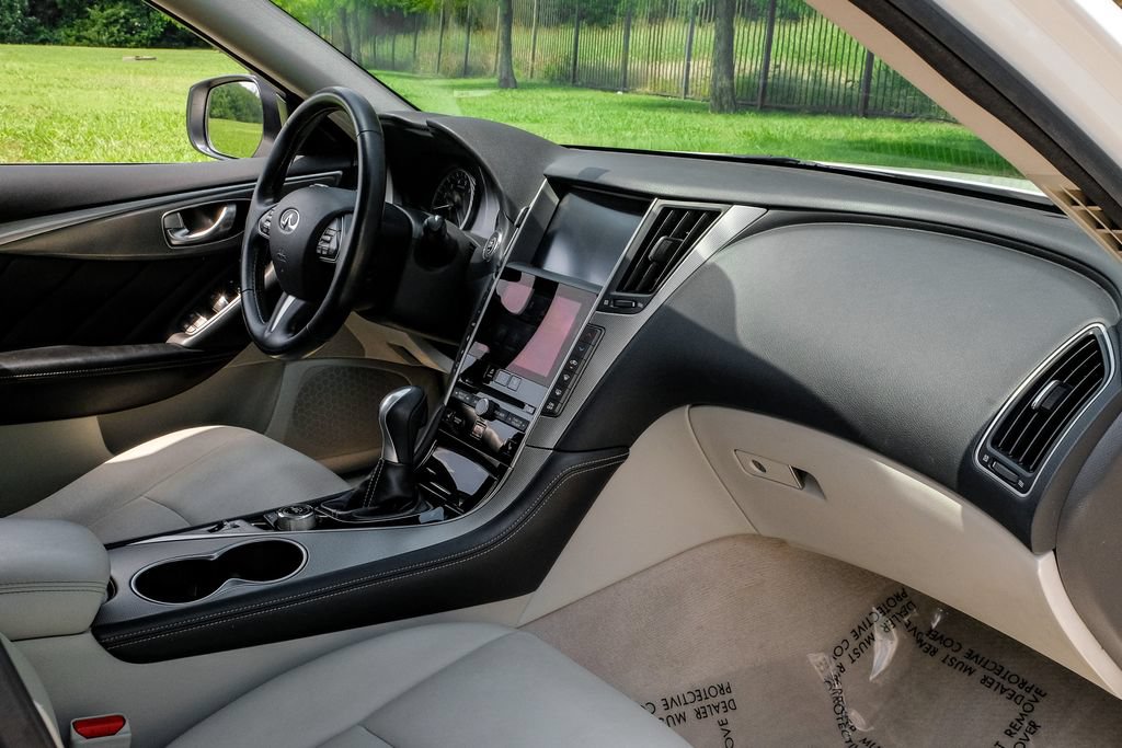 Used 2014 INFINITI Q50 Premium w/ Navigation Package RWD image 17