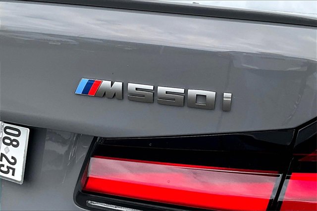Used 2022 BMW M550i xDrive w/ Shadowloine Package image 33