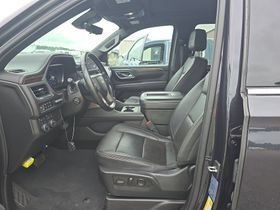 Used 2023 Chevrolet Suburban High Country AWD/4WD image 3