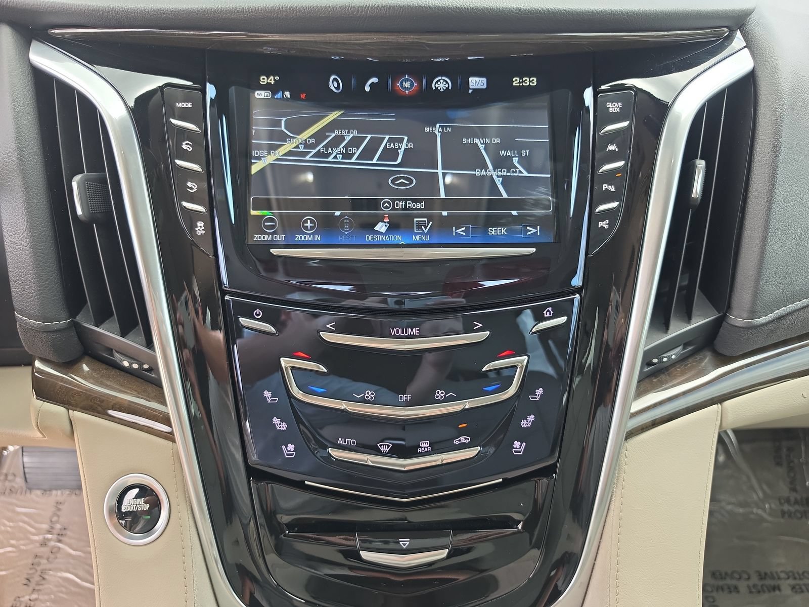 Used 2020 Cadillac Escalade Premium Luxury AWD/4WD image 19