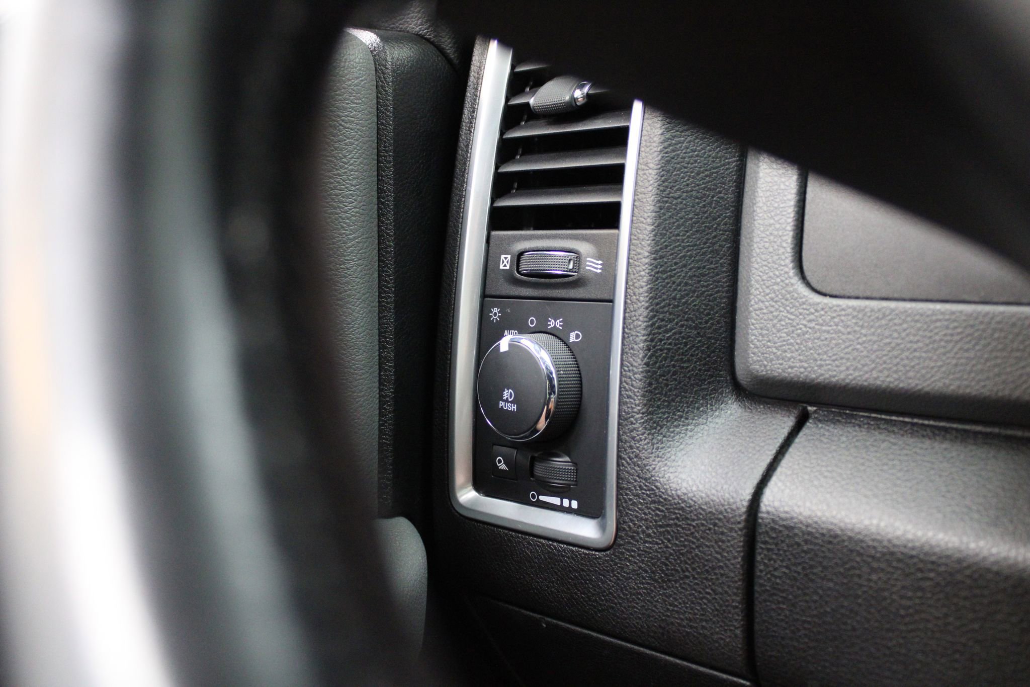 Used 2018 RAM 1500 Big Horn image 32