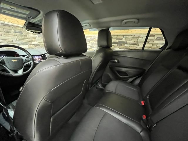 Used 2020 Chevrolet Trax LT w/ LT Convenience Package AWD/4WD image 28