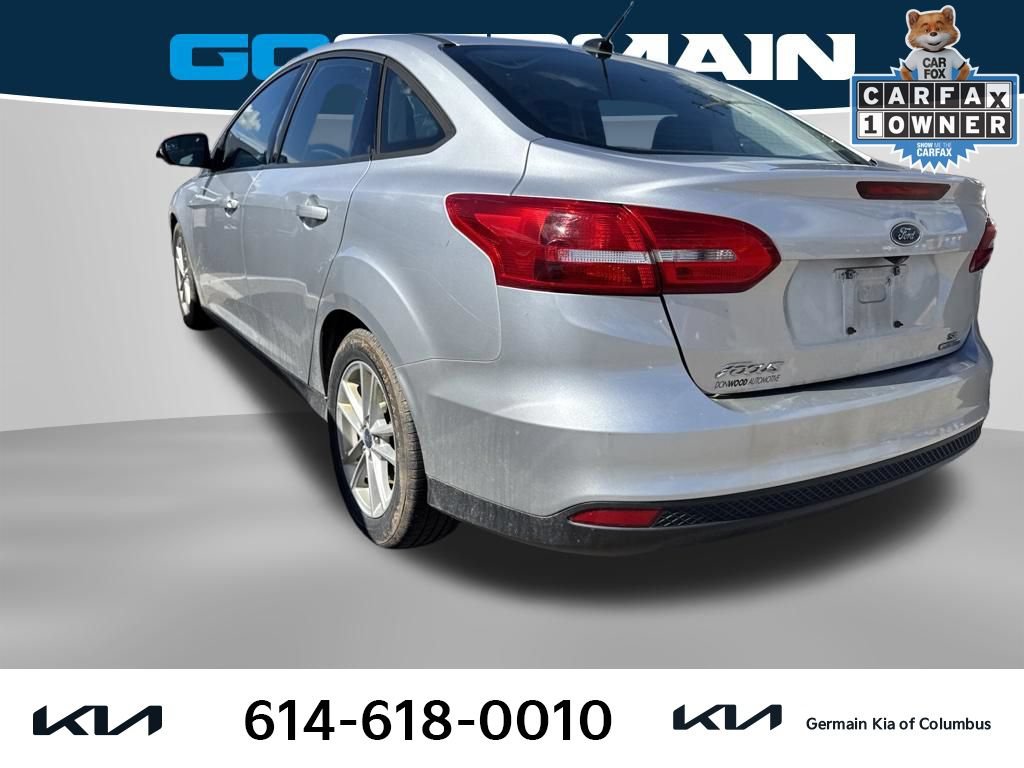 Used 2016 Ford Focus SE FWD image 2