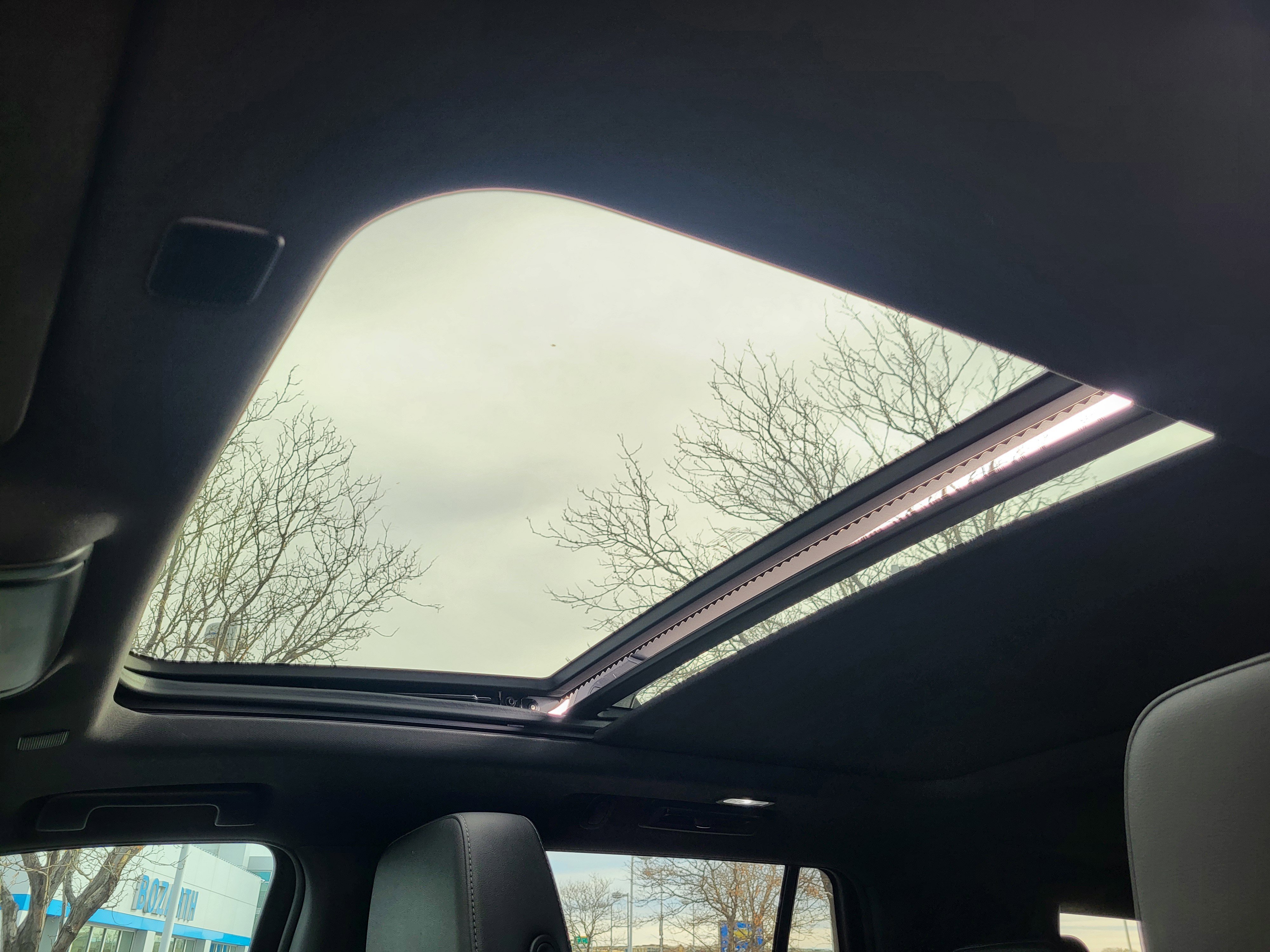 Used 2024 Chevrolet Tahoe Z71 w/ Luxury Package image 33