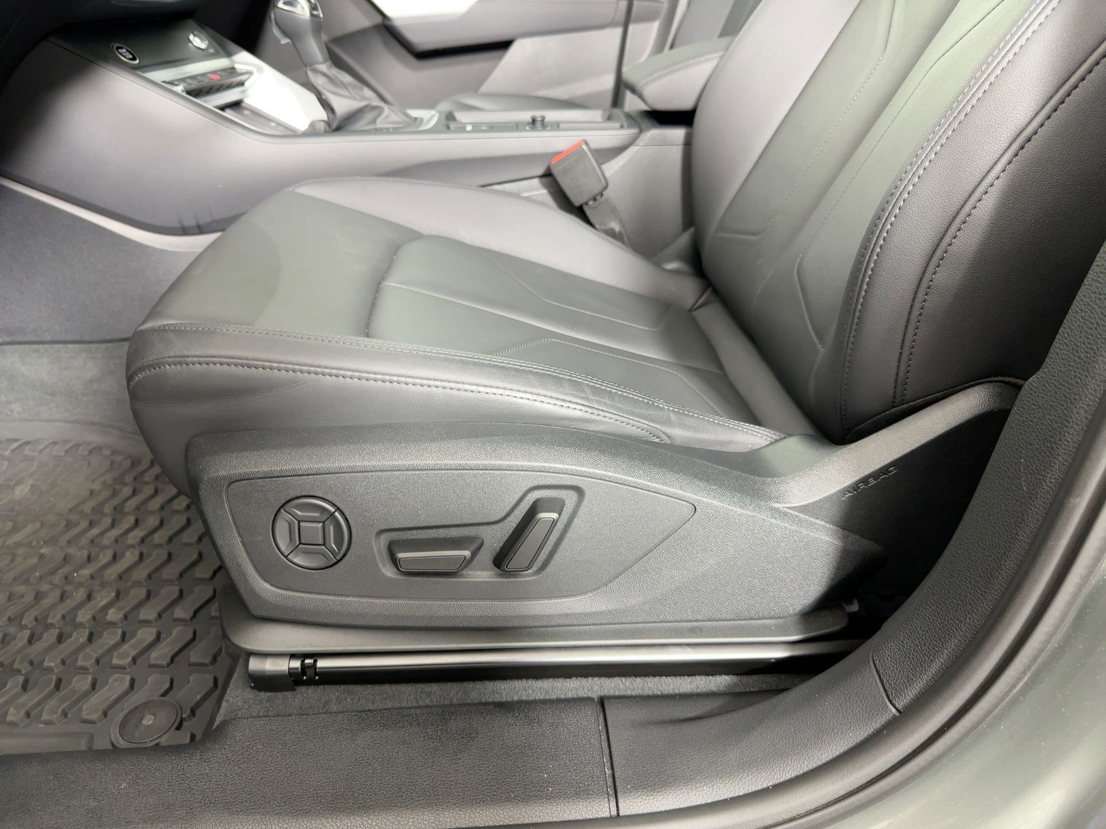 Certified 2025 Audi Q3 2.0T Premium Plus w/ Premium Plus Package image 11