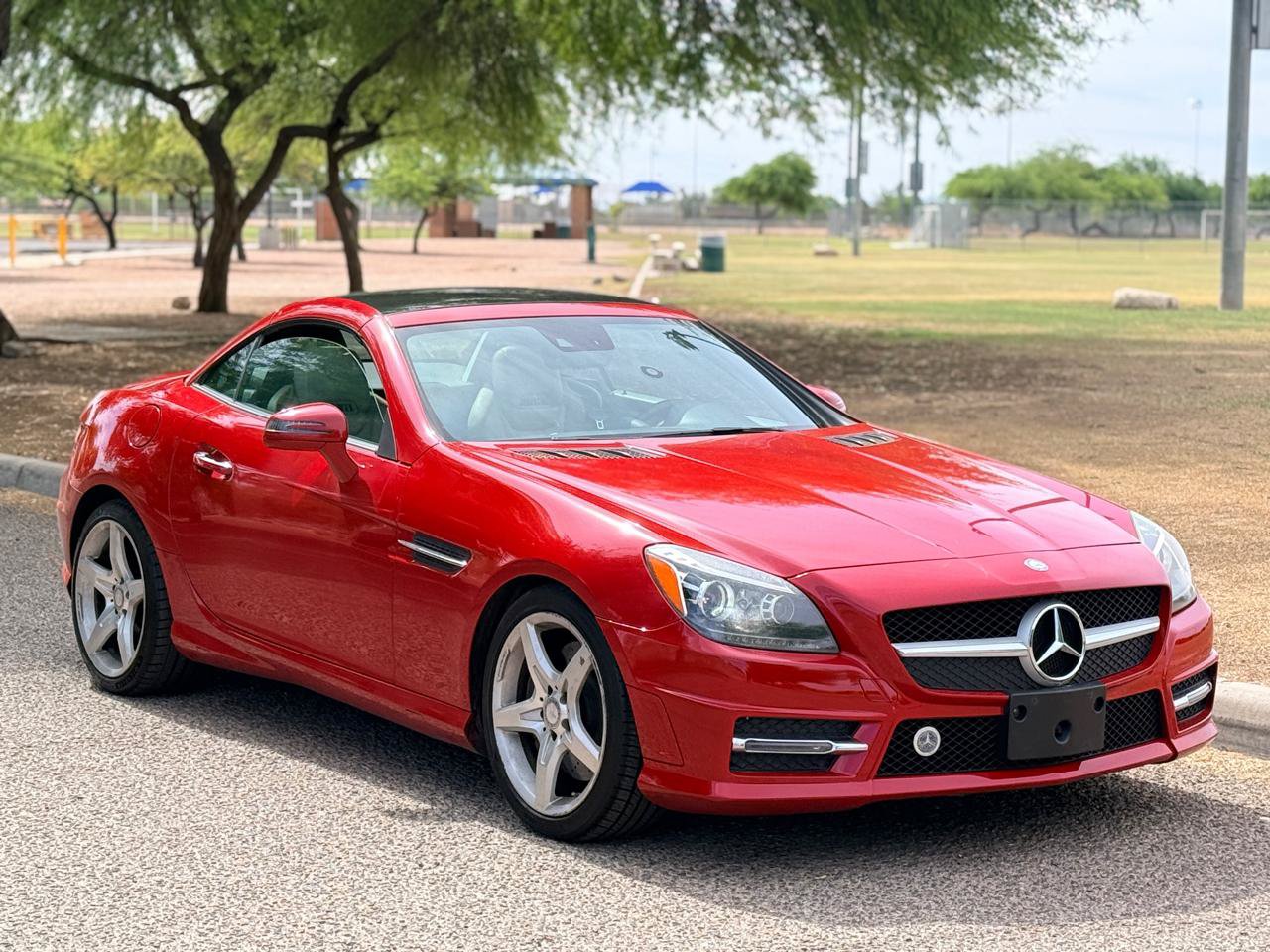 Used 2016 Mercedes-Benz SLK 300 w/ Premium 2 Package image 15