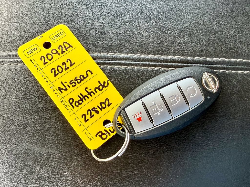 Used 2022 Nissan Pathfinder SV AWD/4WD image 28