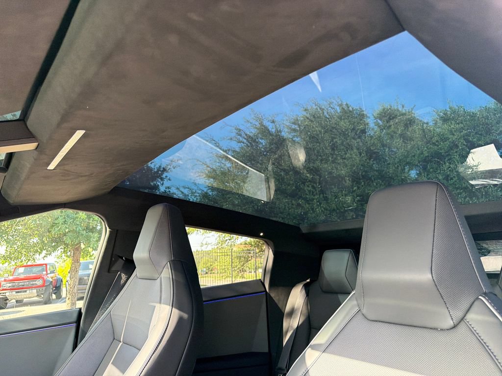 Used 2024 Tesla Cybertruck AWD Crew Cab image 30