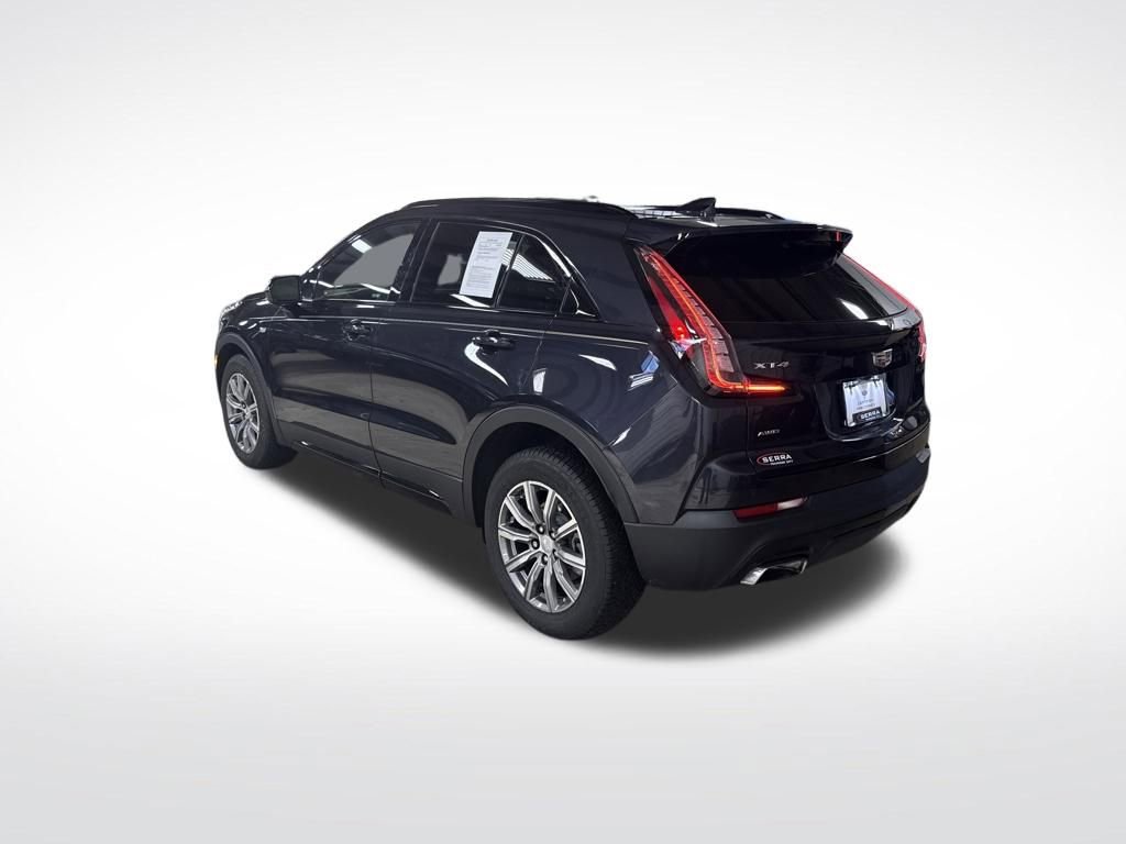 Used 2023 Cadillac XT4 Sport image 3