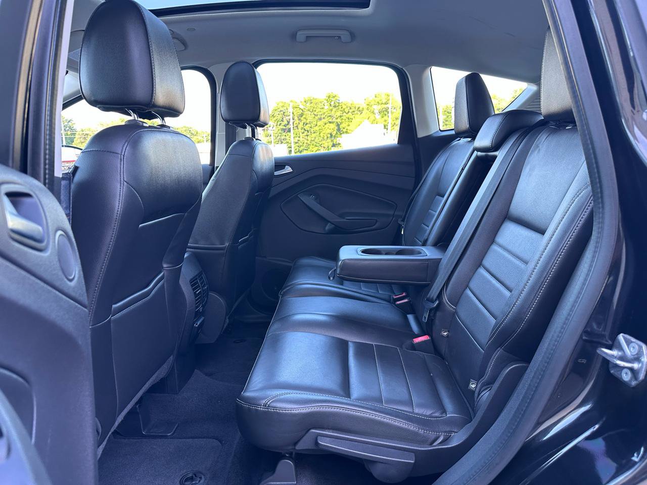 Used 2015 Ford C-MAX Energi SEL w/ Equipment Group 303A FWD image 25