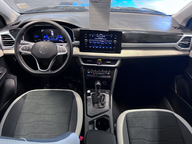 Certified 2025 Volkswagen Taos SE FWD image 18