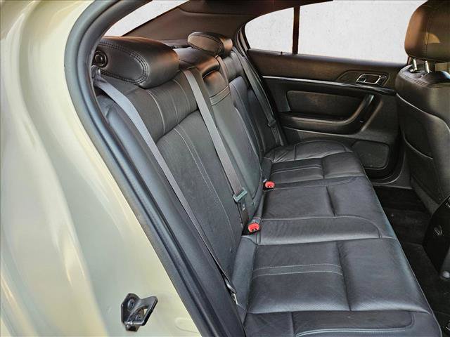 Used 2015 Lincoln MKS FWD image 15