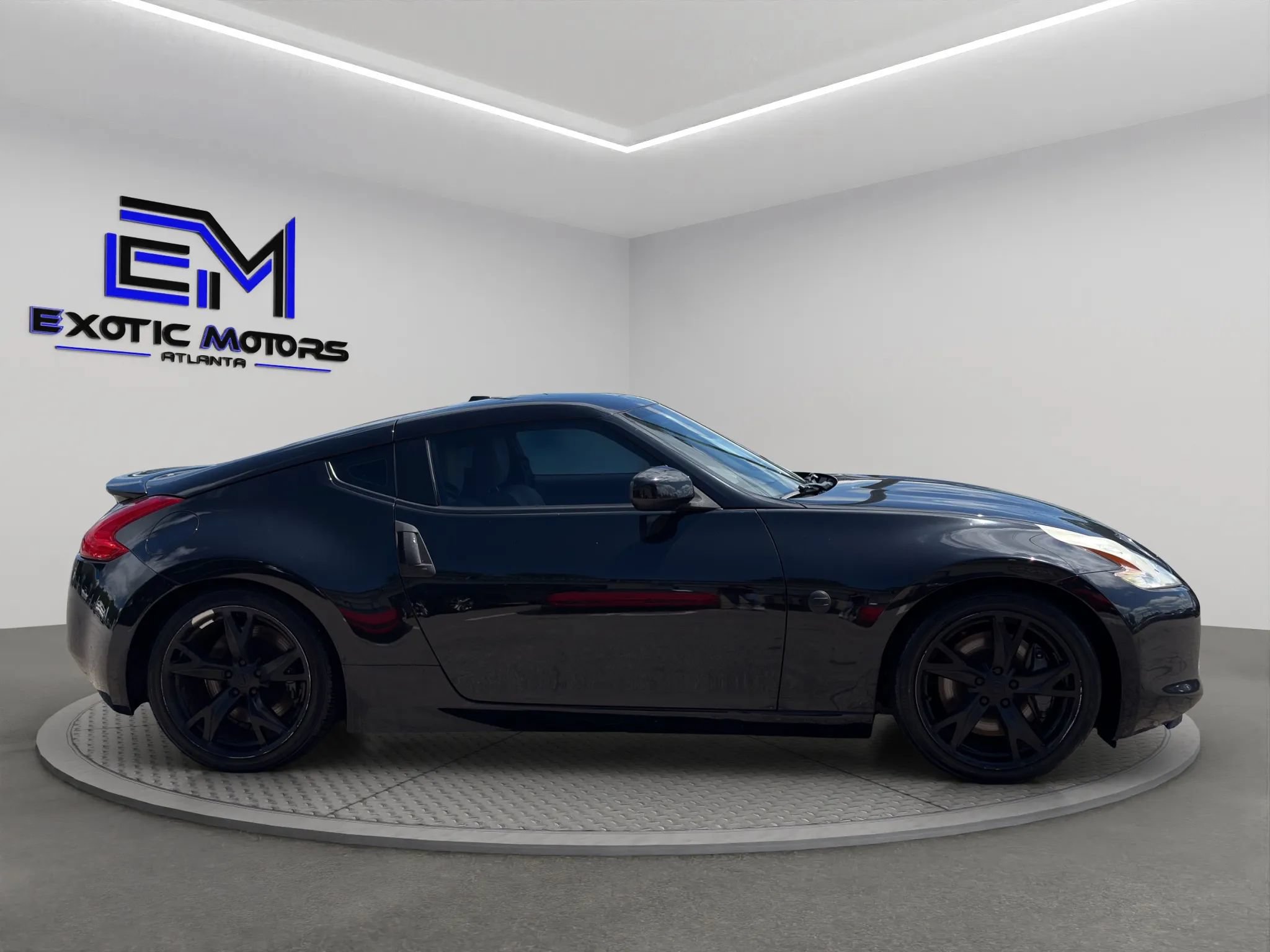 Used 2010 Nissan 370Z Touring w/ Sport Pkg RWD image 6
