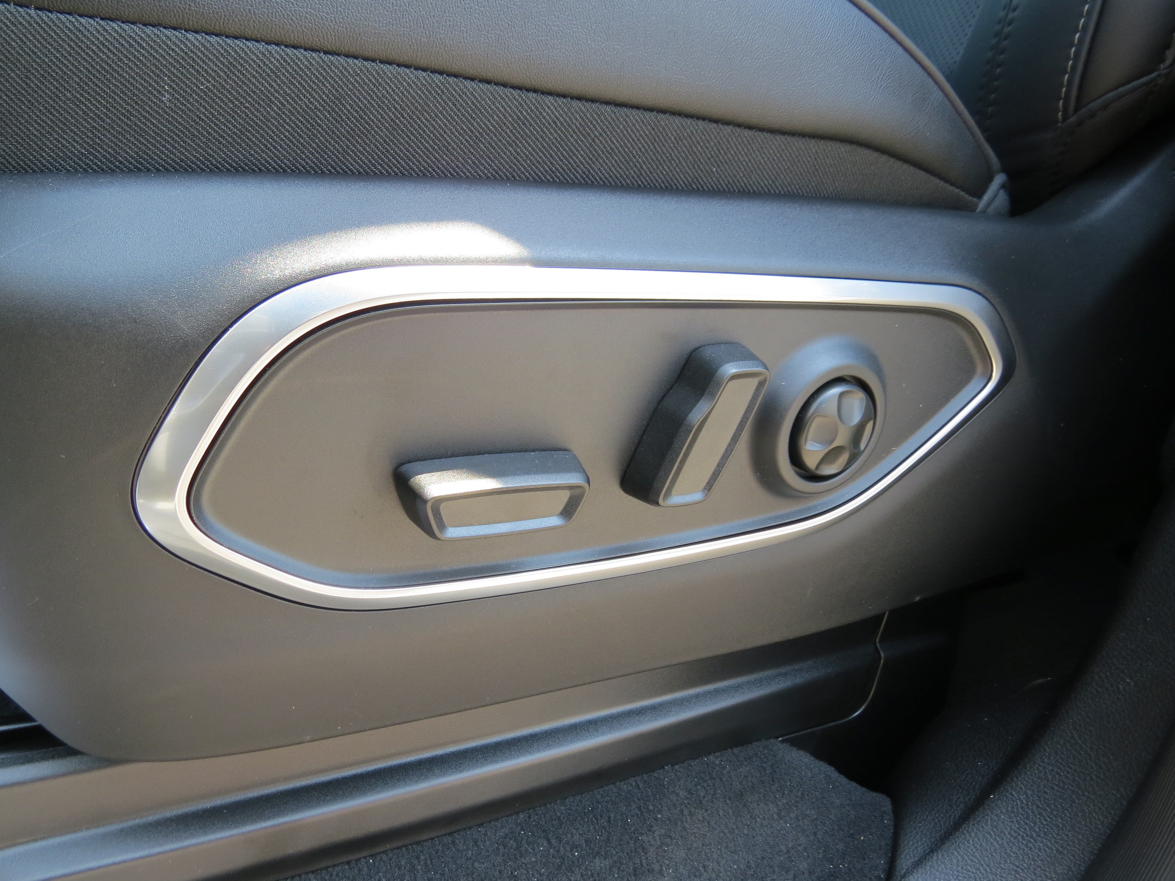 New 2026 Jeep Grand Wagoneer Limited AWD/4WD image 18