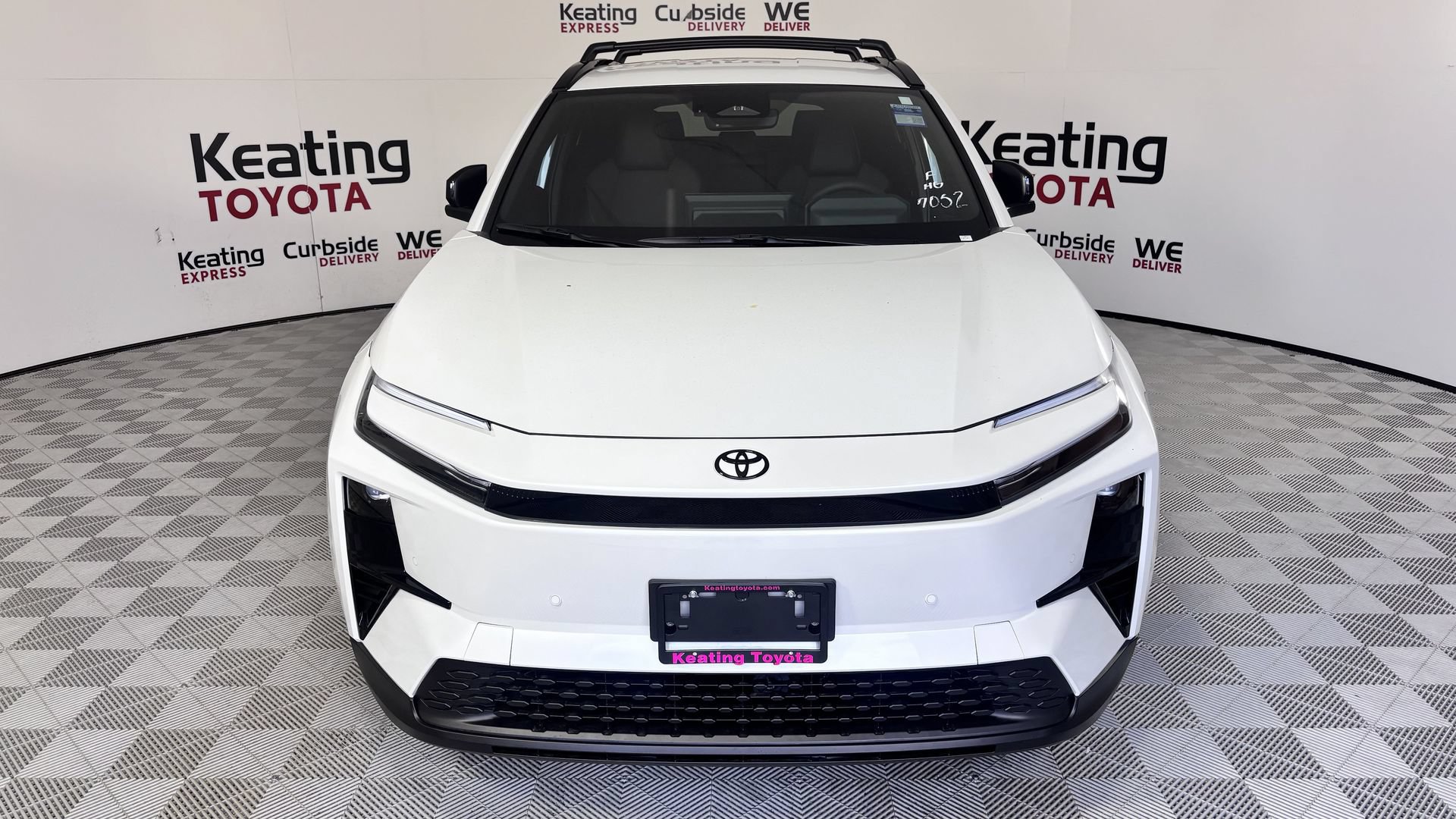 Used 2026 Toyota C-HR AWD/4WD image 8