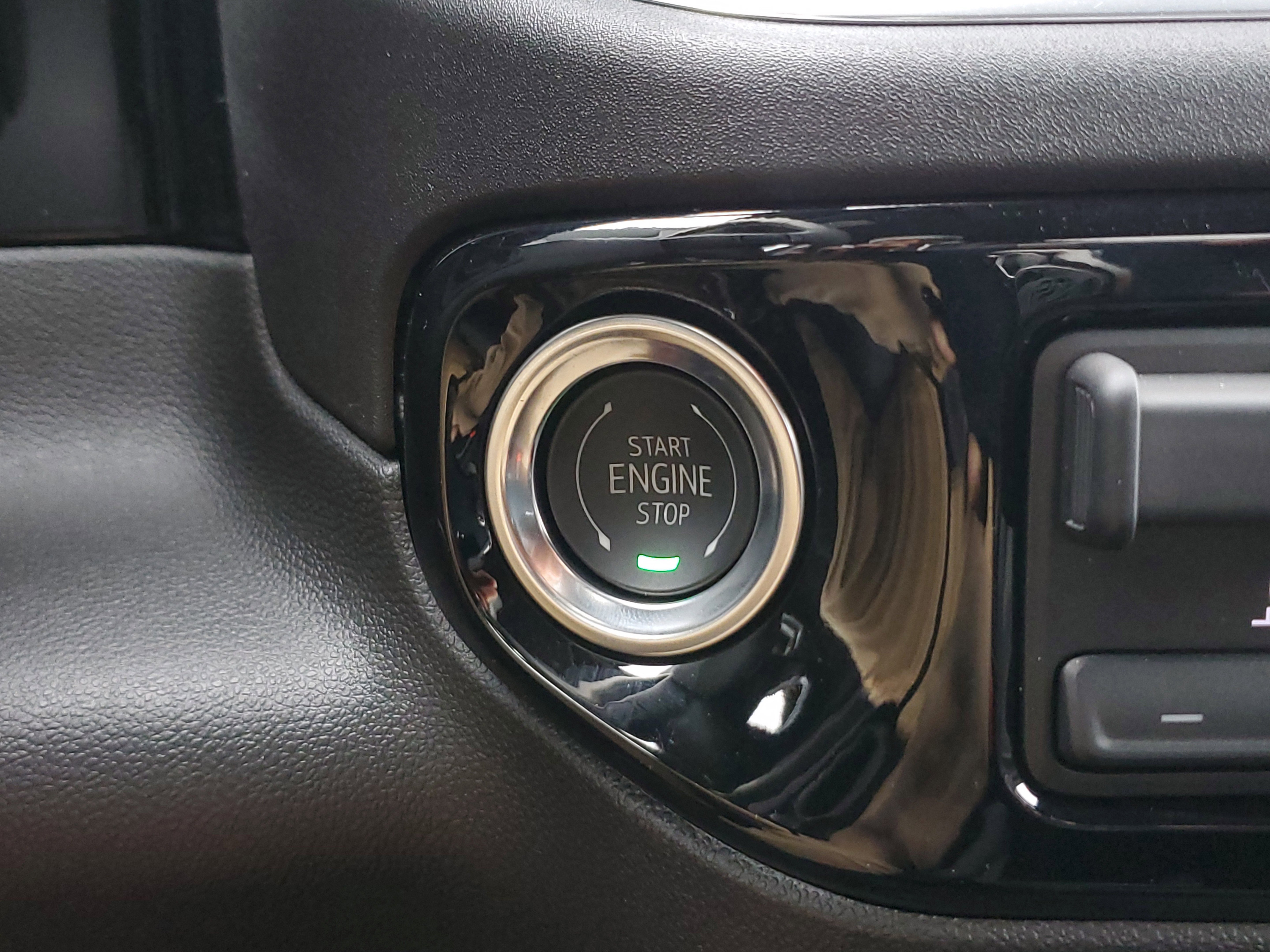 New 2025 GMC Sierra 1500 Elevation image 31