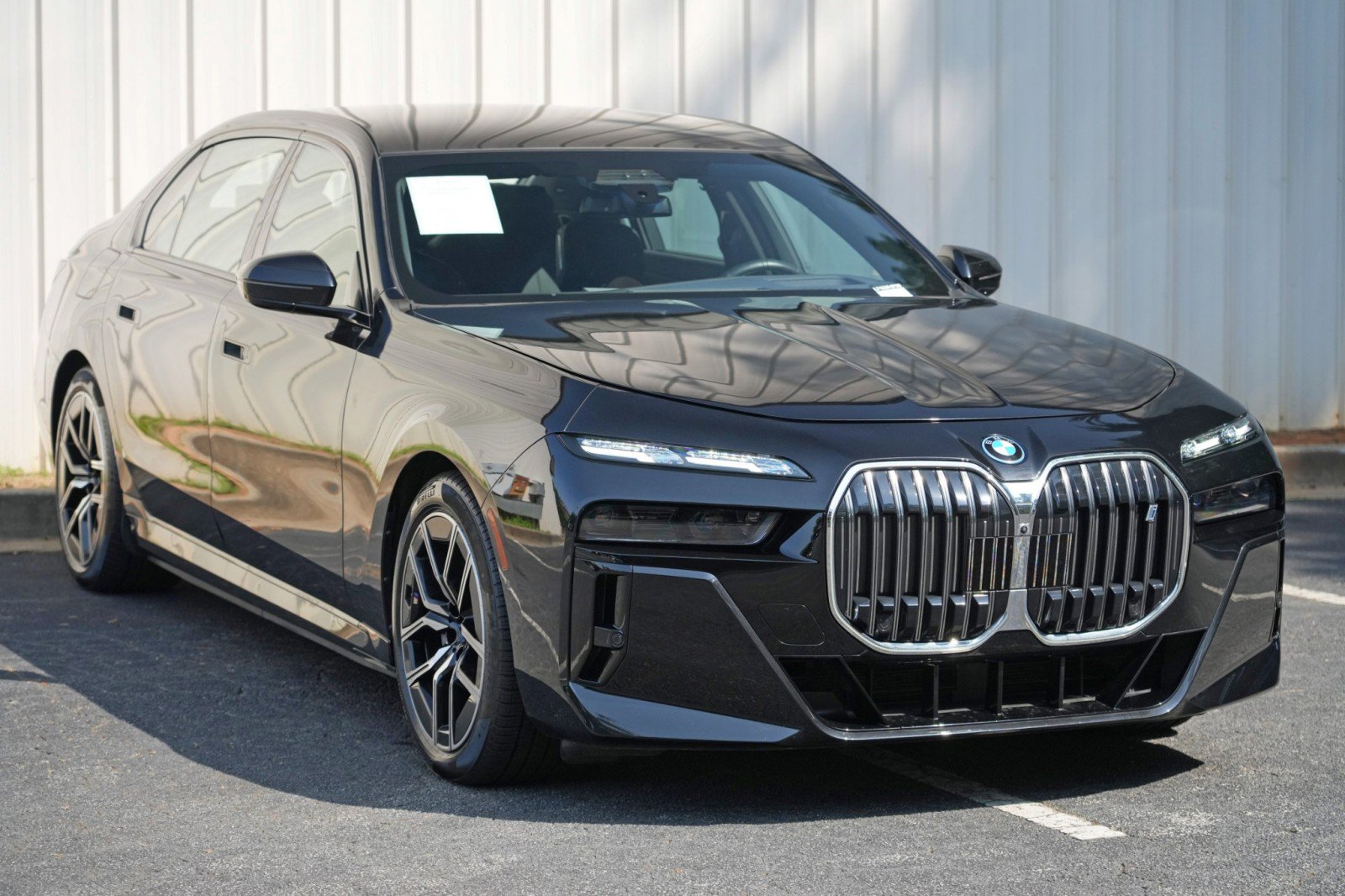Used 2023 BMW i7 xDrive60 w/ Executive Package 2 AWD/4WD image 75