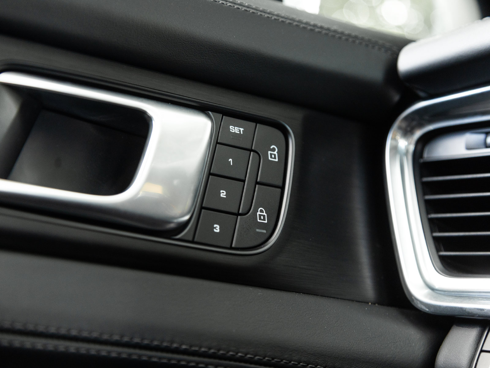 Certified 2023 Porsche Panamera Platinum Edition w/ Assistance Package RWD image 18