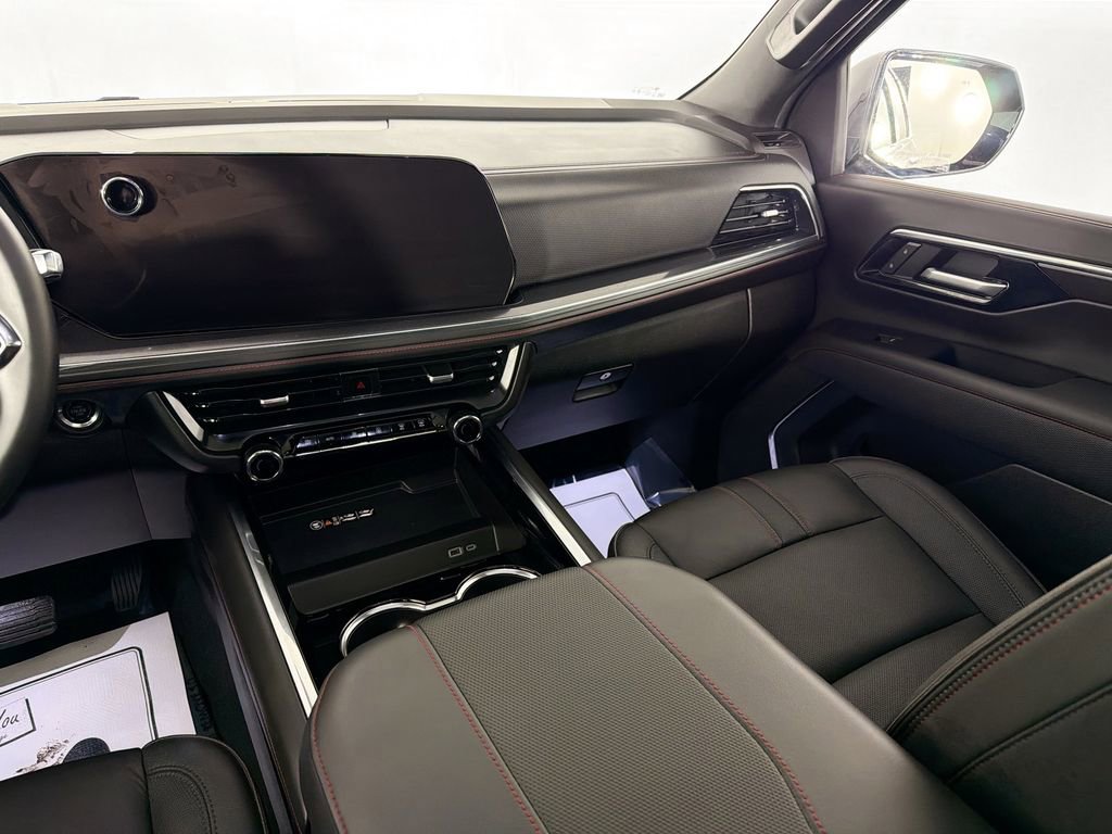 Used 2025 Chevrolet Suburban RST w/ Sun And Tow Package image 23