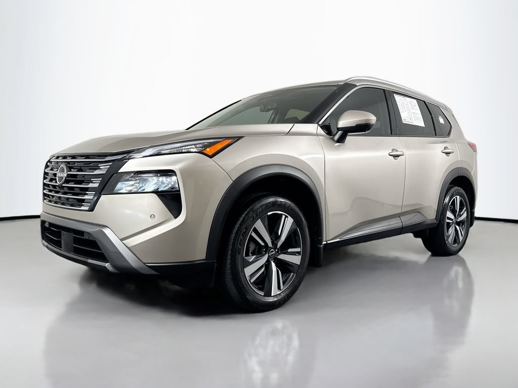 Used 2025 Nissan Rogue SL AWD/4WD image 43