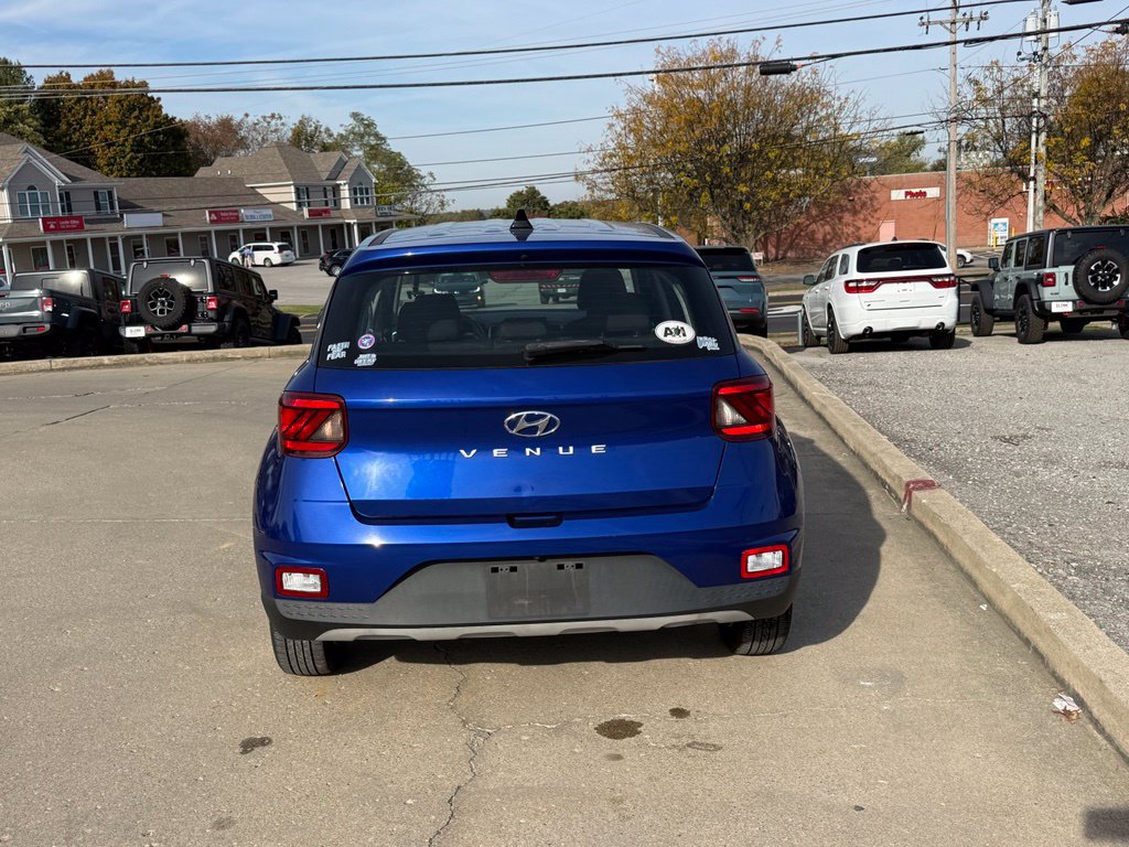 Used 2021 Hyundai Venue SE FWD image 7